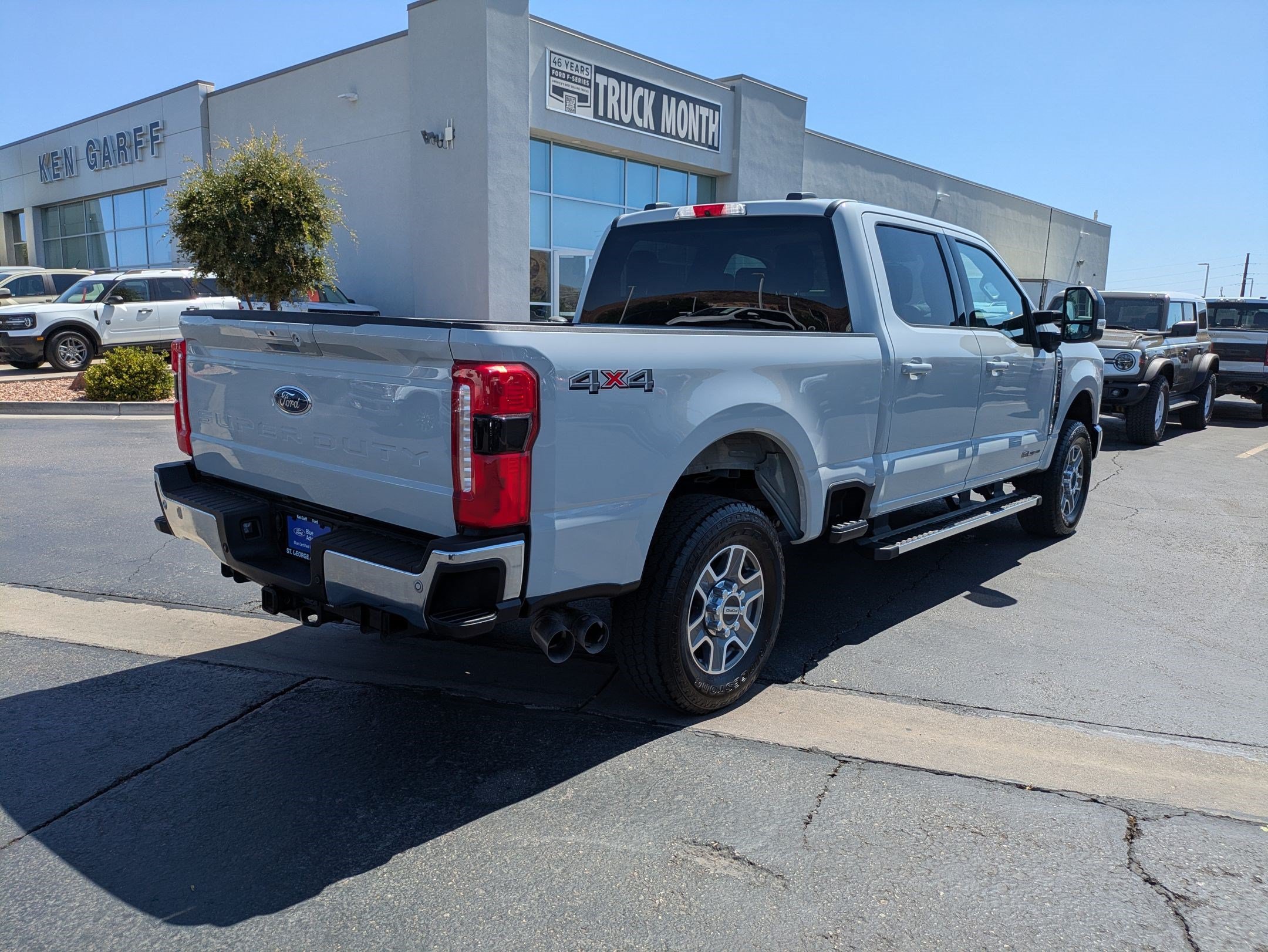 Certified 2025 Ford F250 Lariat AWD/4WD image 4