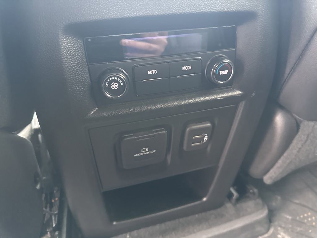 Used 2023 Chevrolet Traverse RS w/ LPO, Floor Liner Package image 32