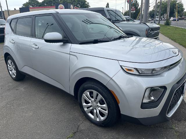 Used 2020 Kia Soul LX FWD image 3