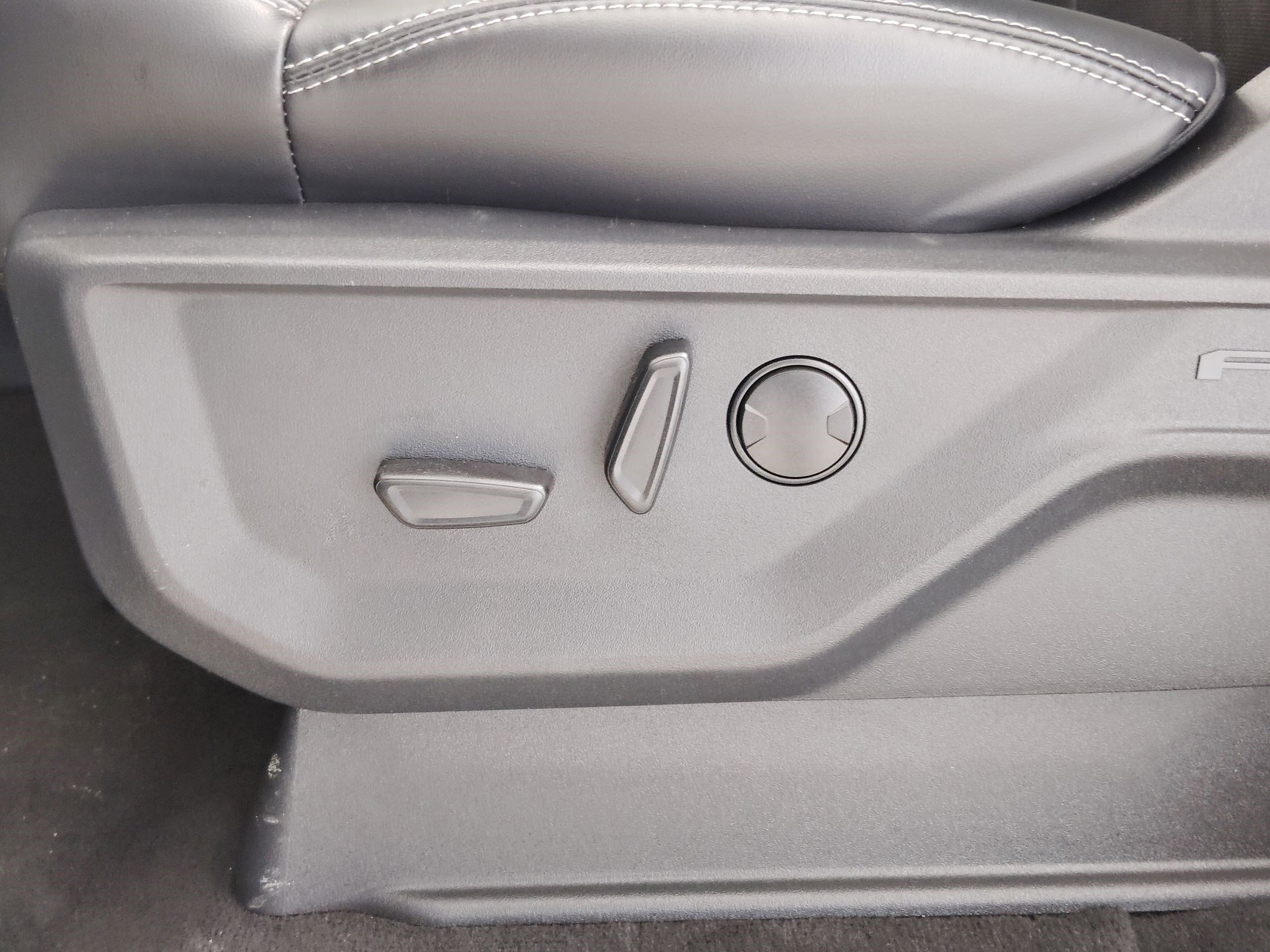 Certified 2025 Ford Expedition Platinum w/ Stealth Performance Package image 15