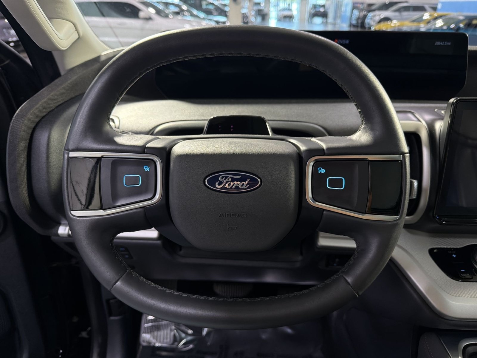 Certified 2025 Ford Expedition Active AWD/4WD image 24