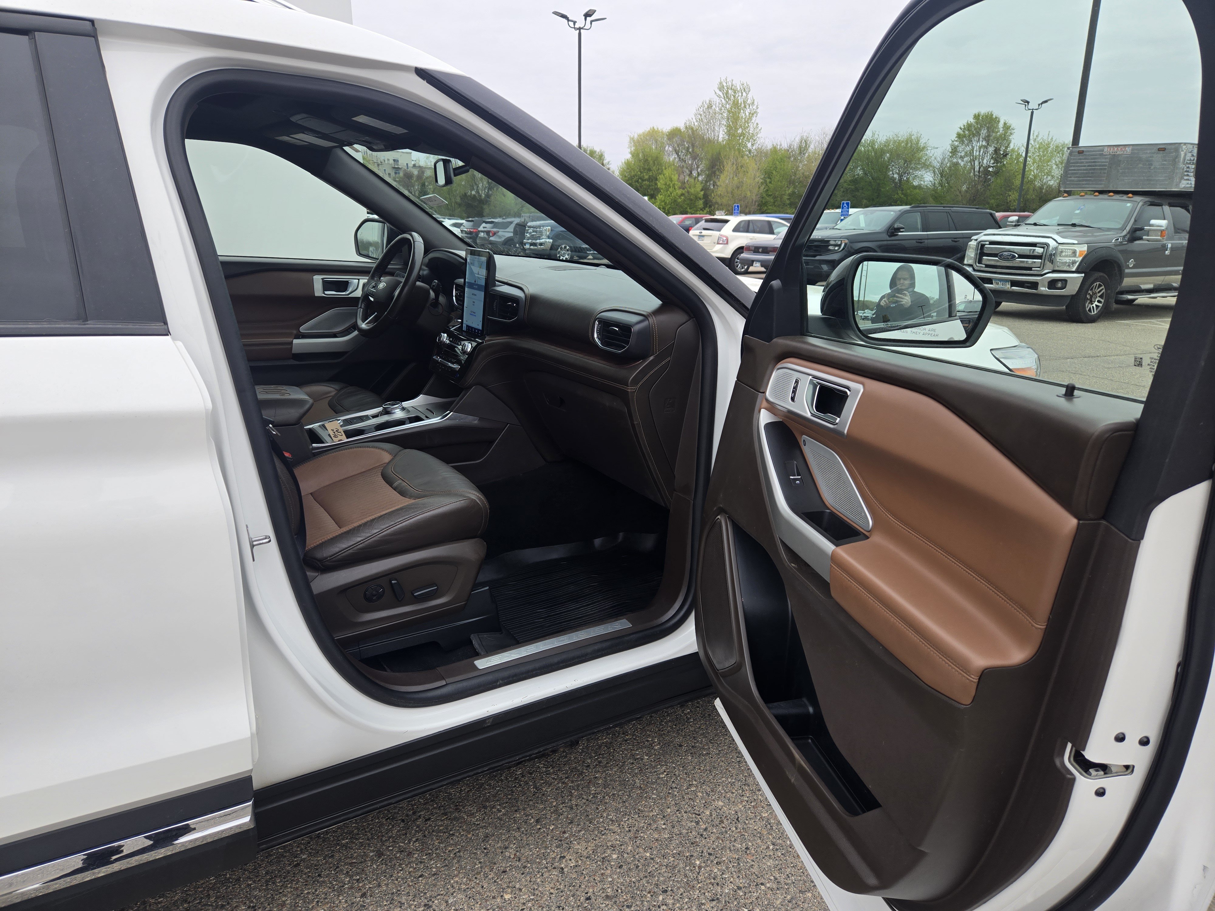 Certified 2022 Ford Explorer King Ranch w/ Class IV Trailer Tow Package AWD/4WD image 16