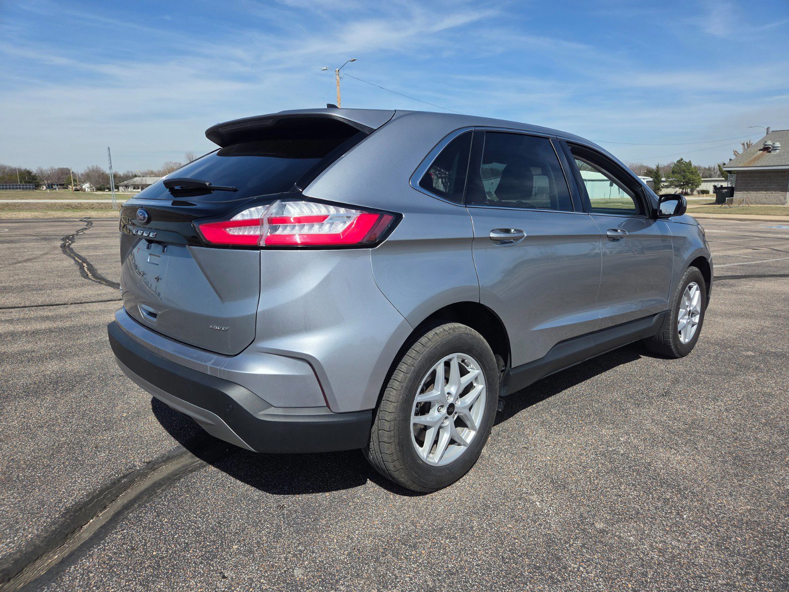 Certified 2024 Ford Edge SEL w/ Convenience Package AWD/4WD image 3