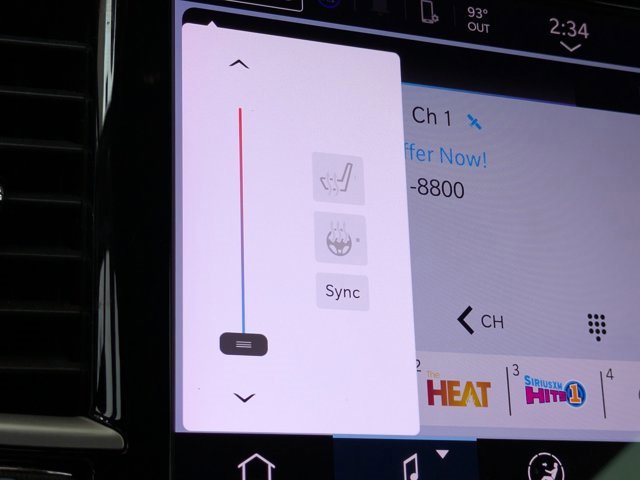 Used 2025 Chrysler Pacifica Select image 27