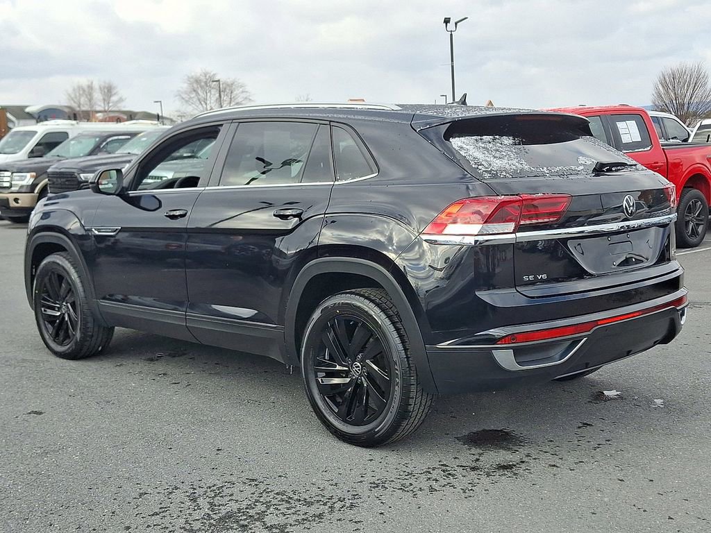 Used 2021 Volkswagen Atlas Cross Sport SE image 2
