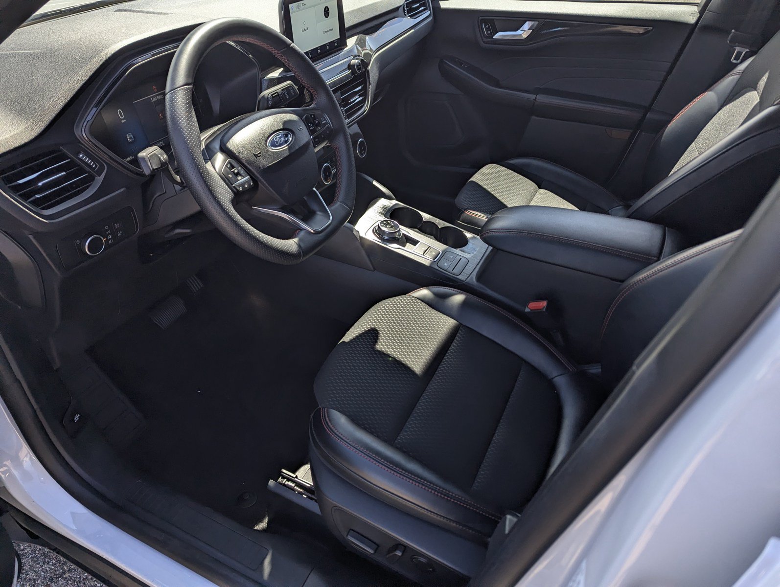 Certified 2025 Ford Escape ST-Line AWD/4WD image 9