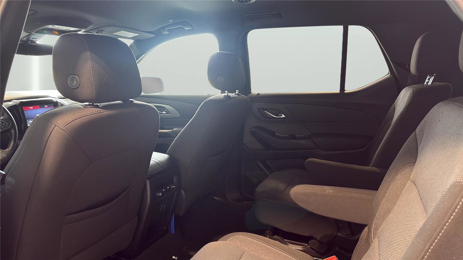 Used 2022 Chevrolet Traverse LT image 16