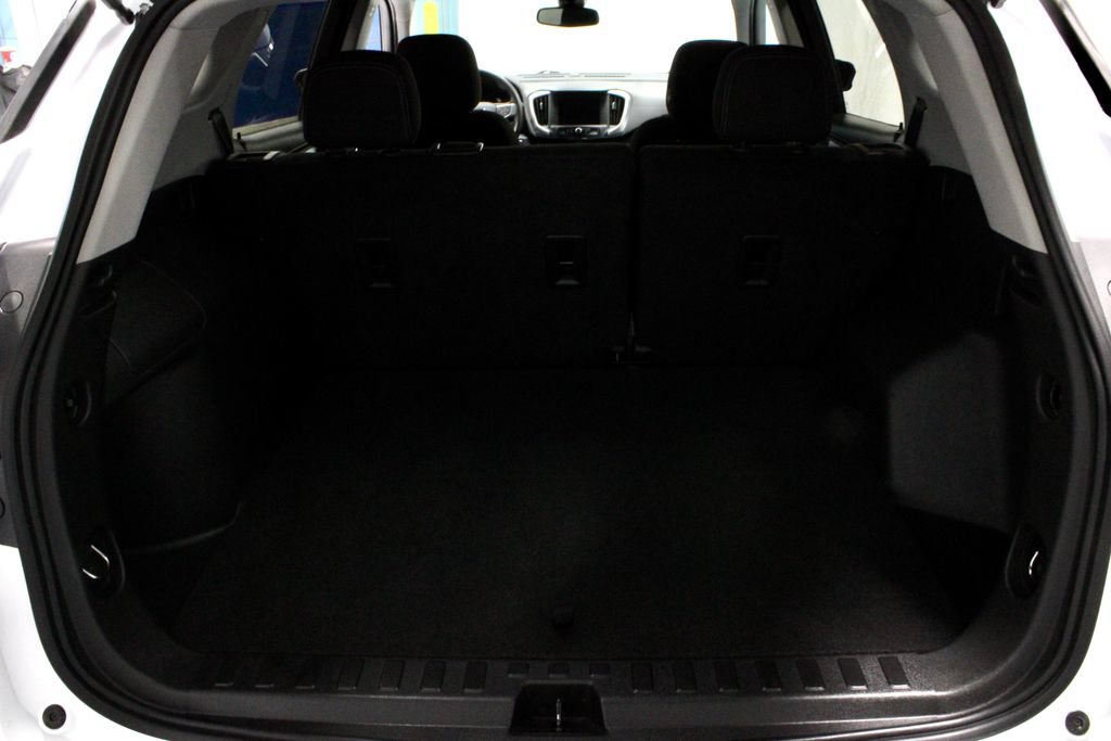 Used 2023 GMC Terrain SLE FWD image 13