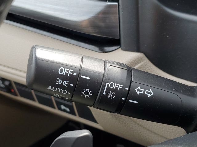 Used 2023 Honda Odyssey Elite image 12