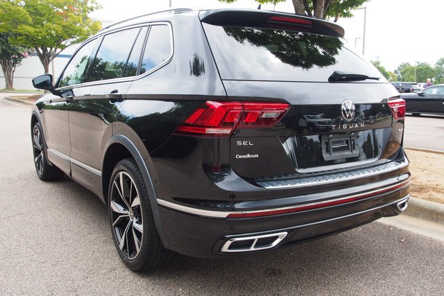 Used 2022 Volkswagen Tiguan SEL R-Line AWD/4WD image 5