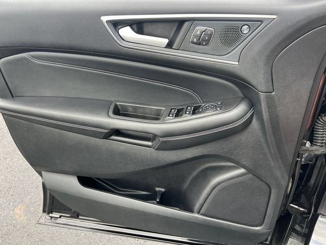 Certified 2024 Ford Edge Titanium AWD/4WD image 11