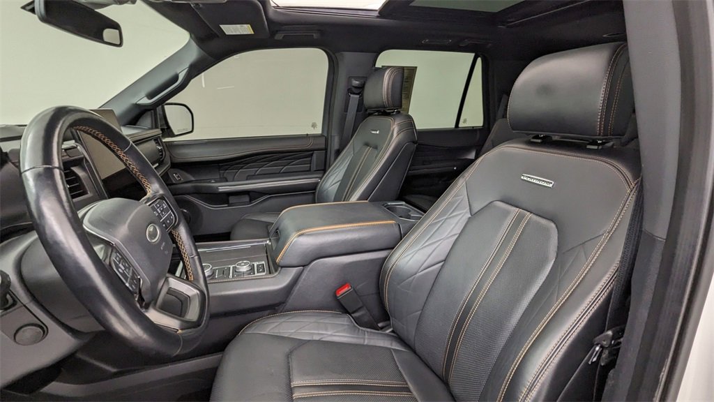 Certified 2023 Ford Expedition Platinum image 2