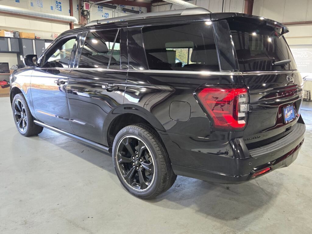 Certified 2022 Ford Expedition Limited image 2