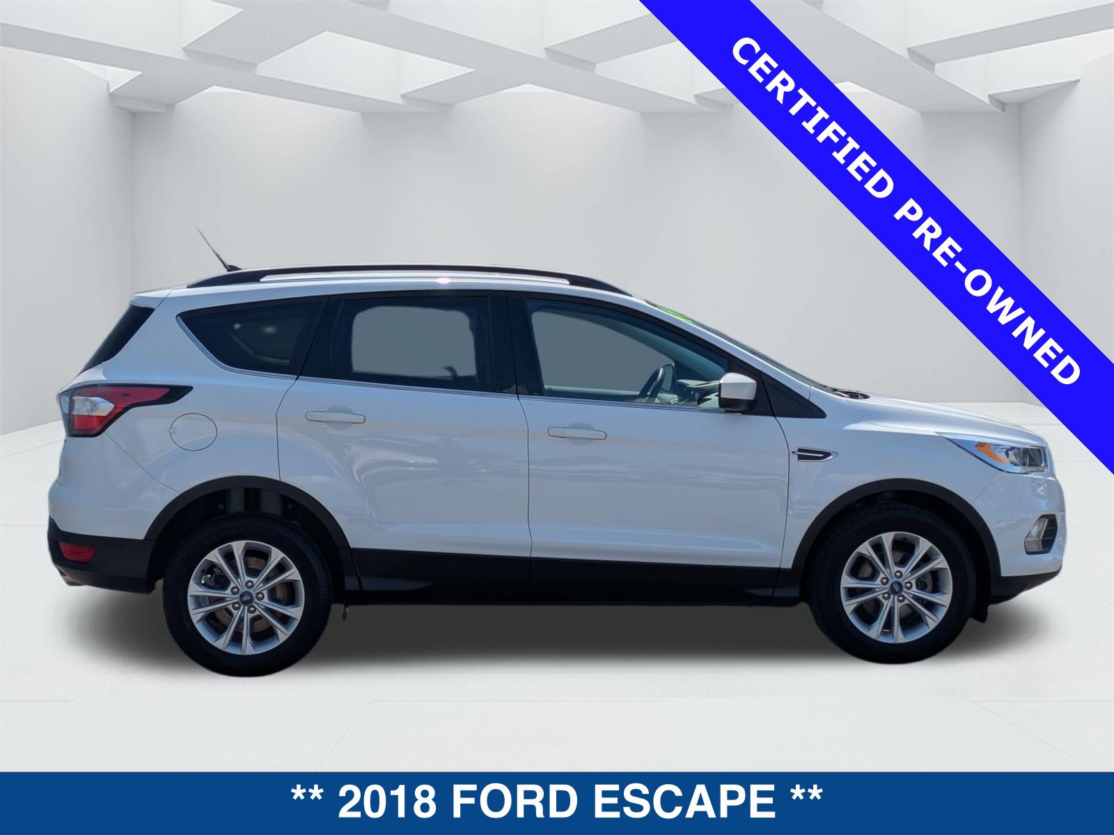 Certified 2018 Ford Escape SEL FWD image 3