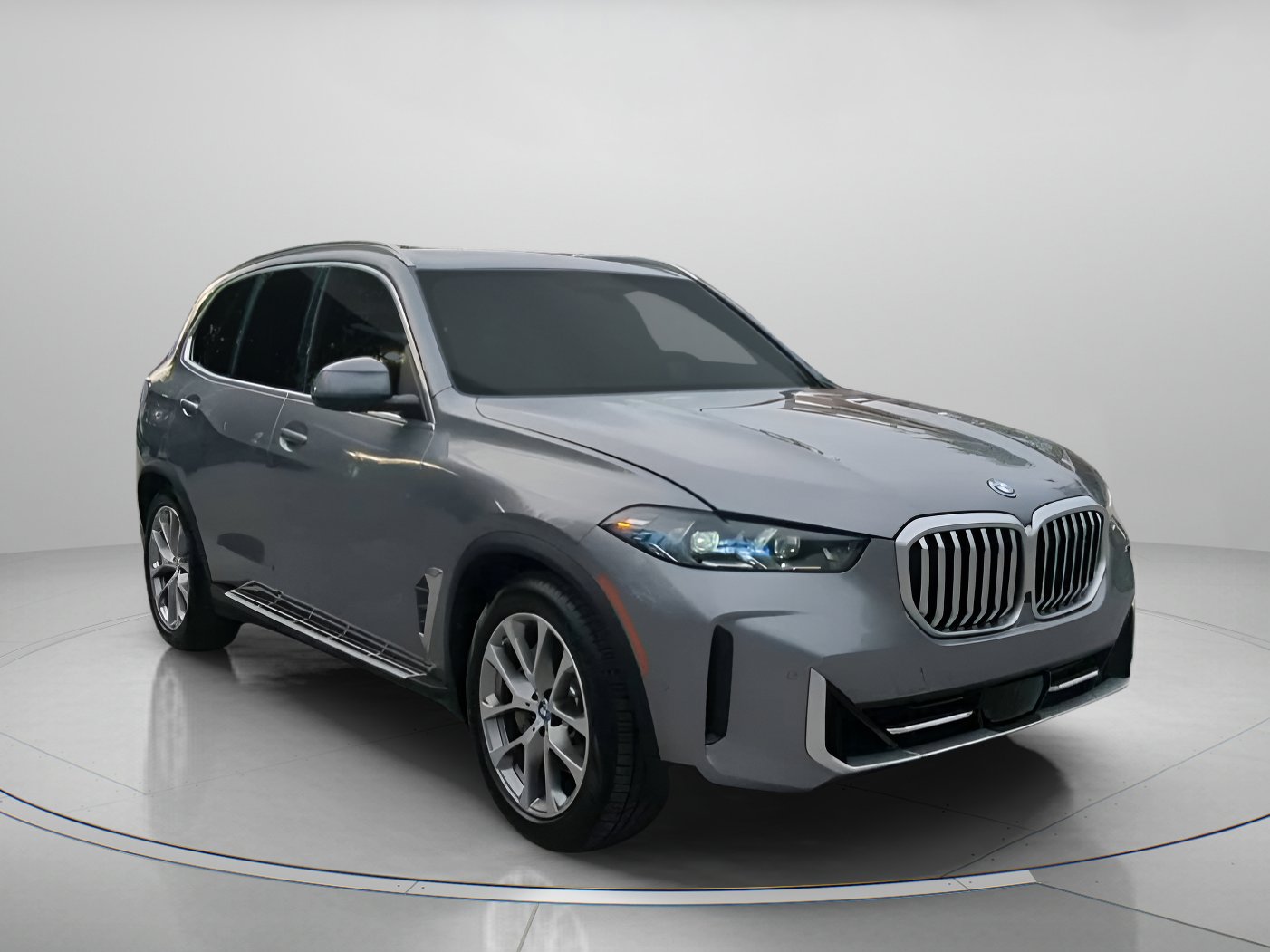 Used 2025 BMW X5 xDrive50e AWD/4WD image 2