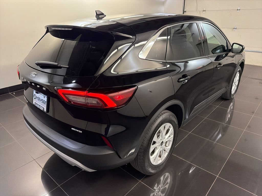 Certified 2023 Ford Escape Active AWD/4WD image 6