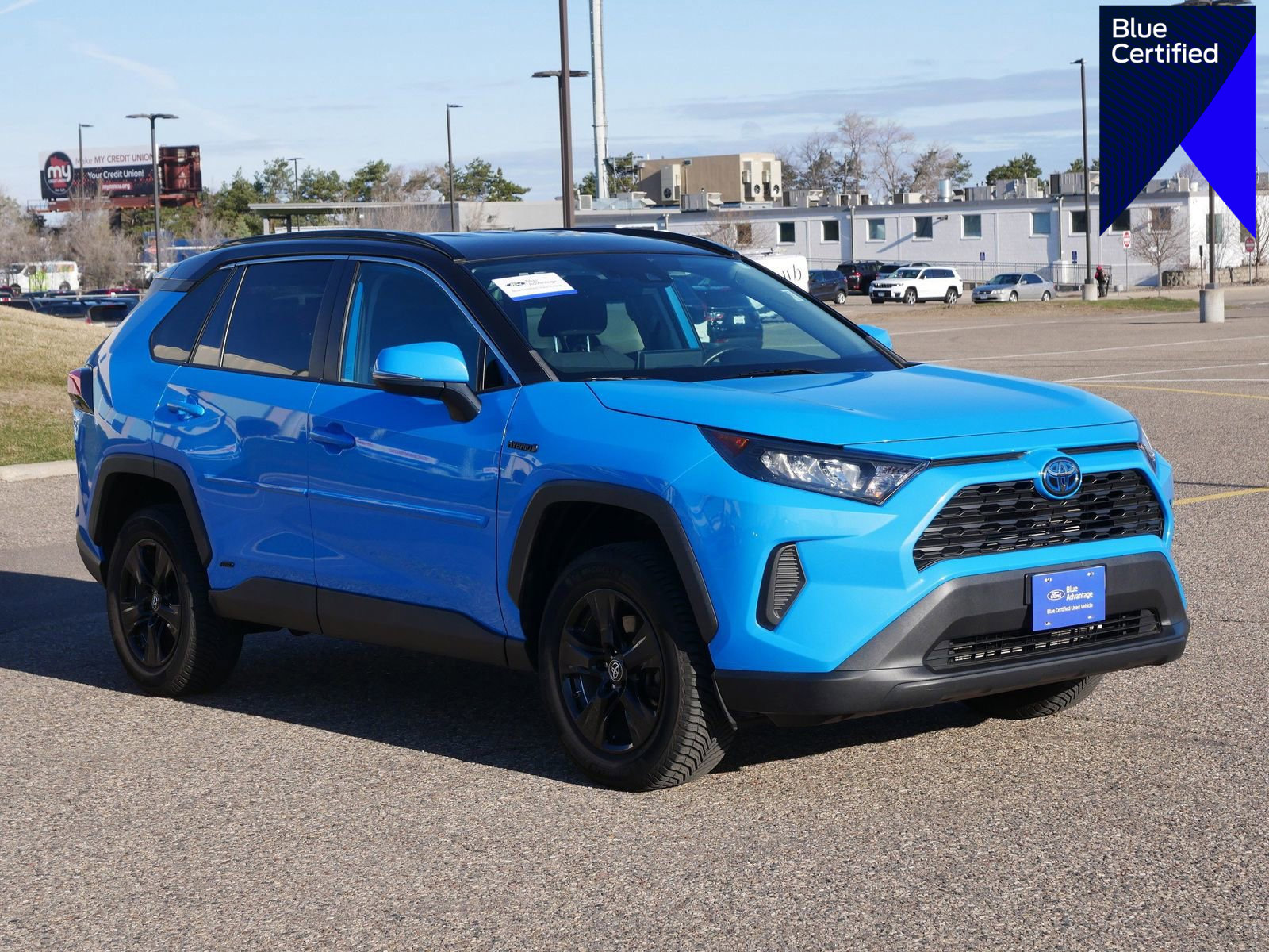 Used 2019 Toyota RAV4 LE w/ Carpet Mat Package AWD/4WD image 1
