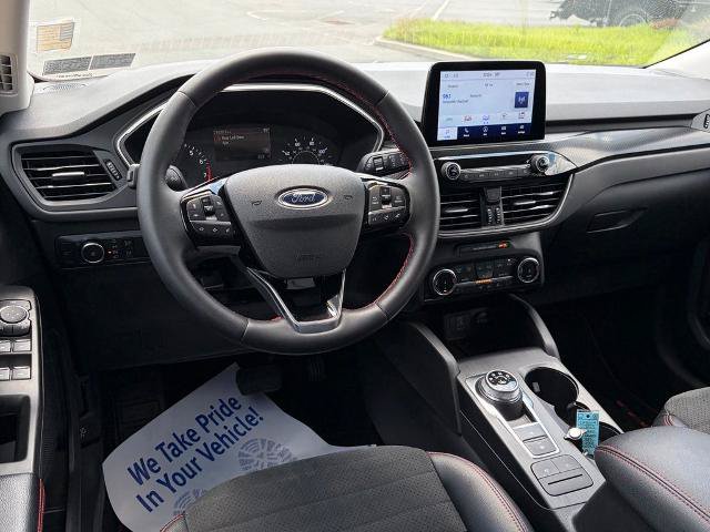 Certified 2022 Ford Escape SEL w/ SEL Stealth AWD Package image 37