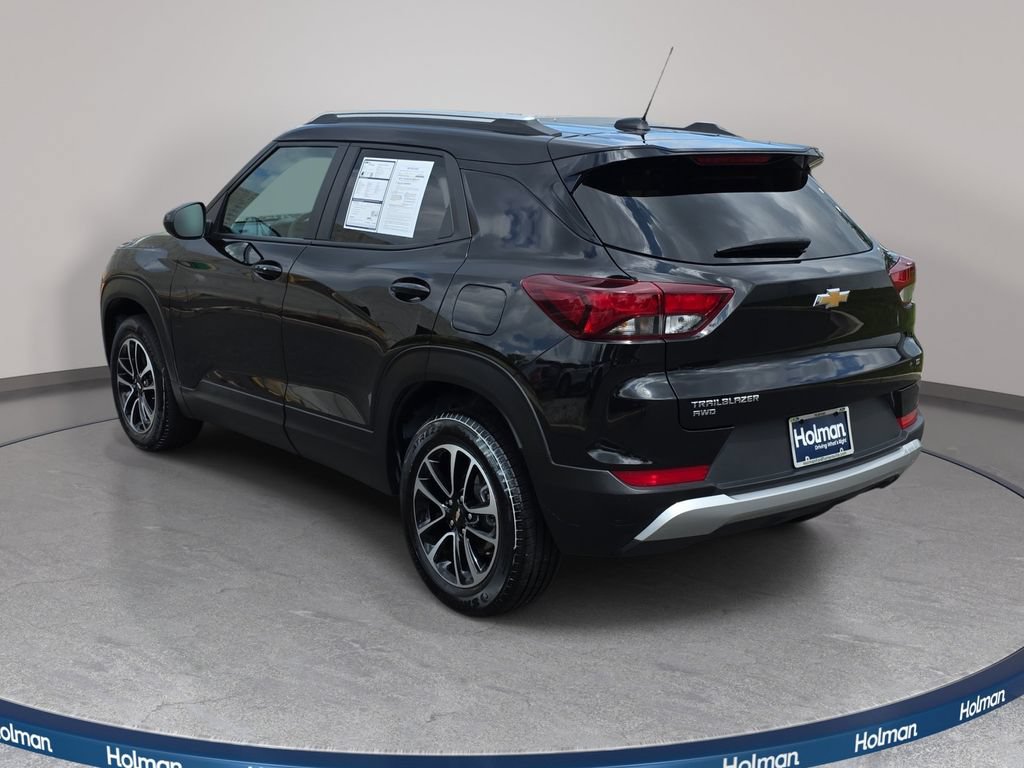 Used 2025 Chevrolet TrailBlazer LT AWD/4WD image 7