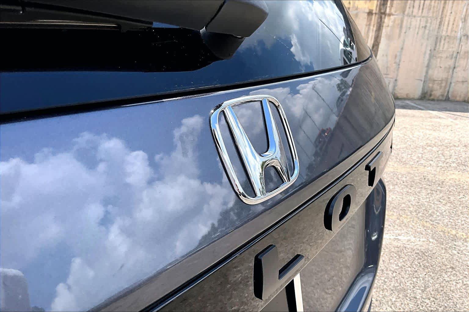 Used 2025 Honda Pilot EX-L image 31