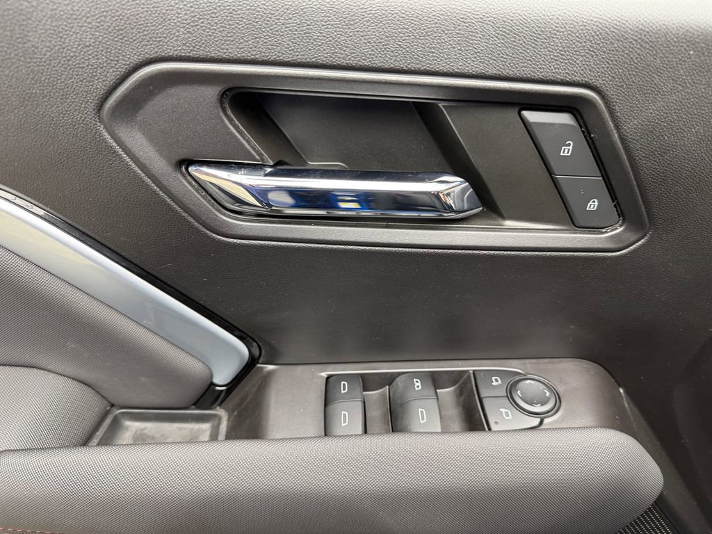 Used 2024 Chevrolet Colorado Z71 w/ Z71 Convenience Package 2 image 12