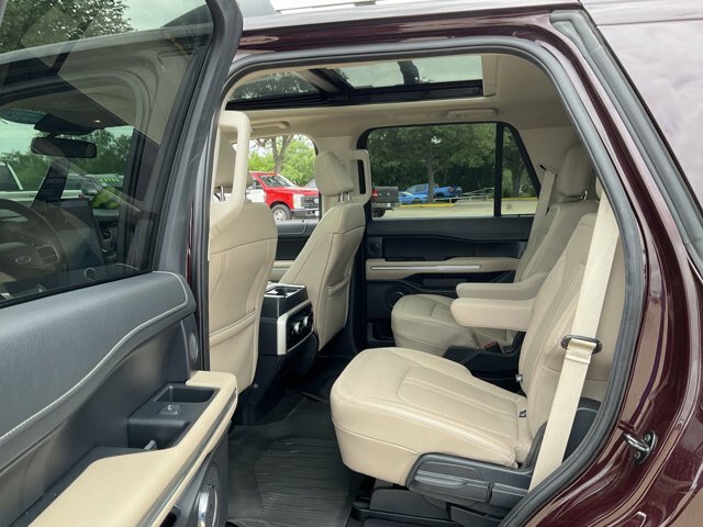 Certified 2024 Ford Expedition Limited w/ Excursion Package AWD/4WD image 10
