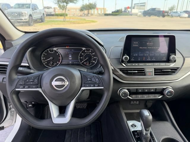 Used 2025 Nissan Altima 2.5 SV AWD/4WD image 13