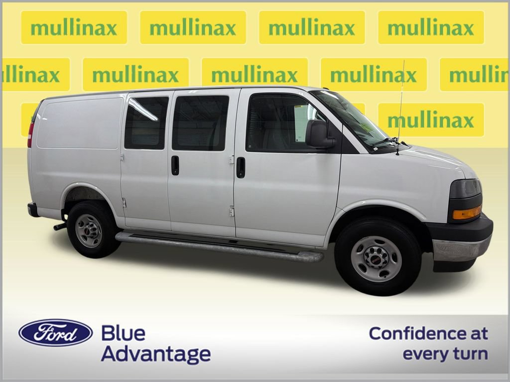 Used 2025 GMC Savana 2500 w/ Driver Convenience Package RWD image 2