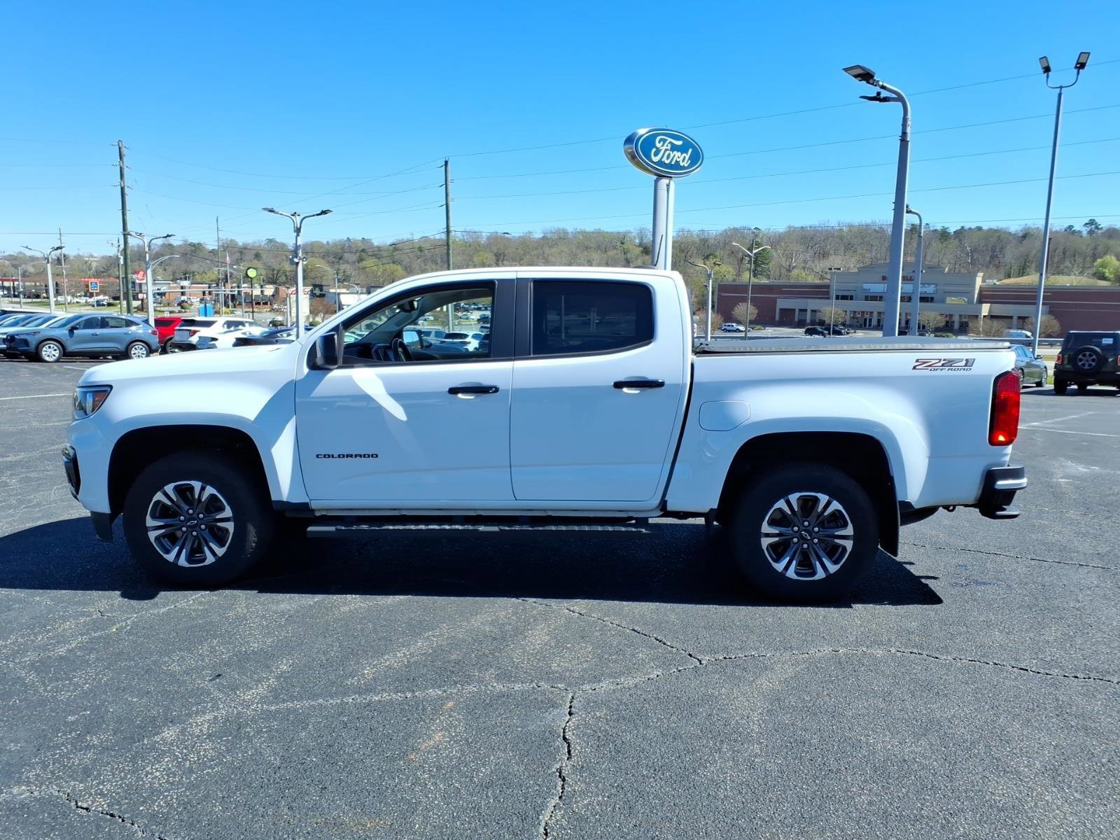 Used 2022 Chevrolet Colorado Z71 image 2