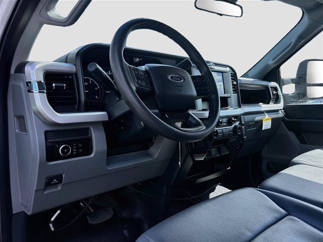 Certified 2025 Ford F550 4x4 Crew Cab Super Duty w/ XL Chrome Package image 9