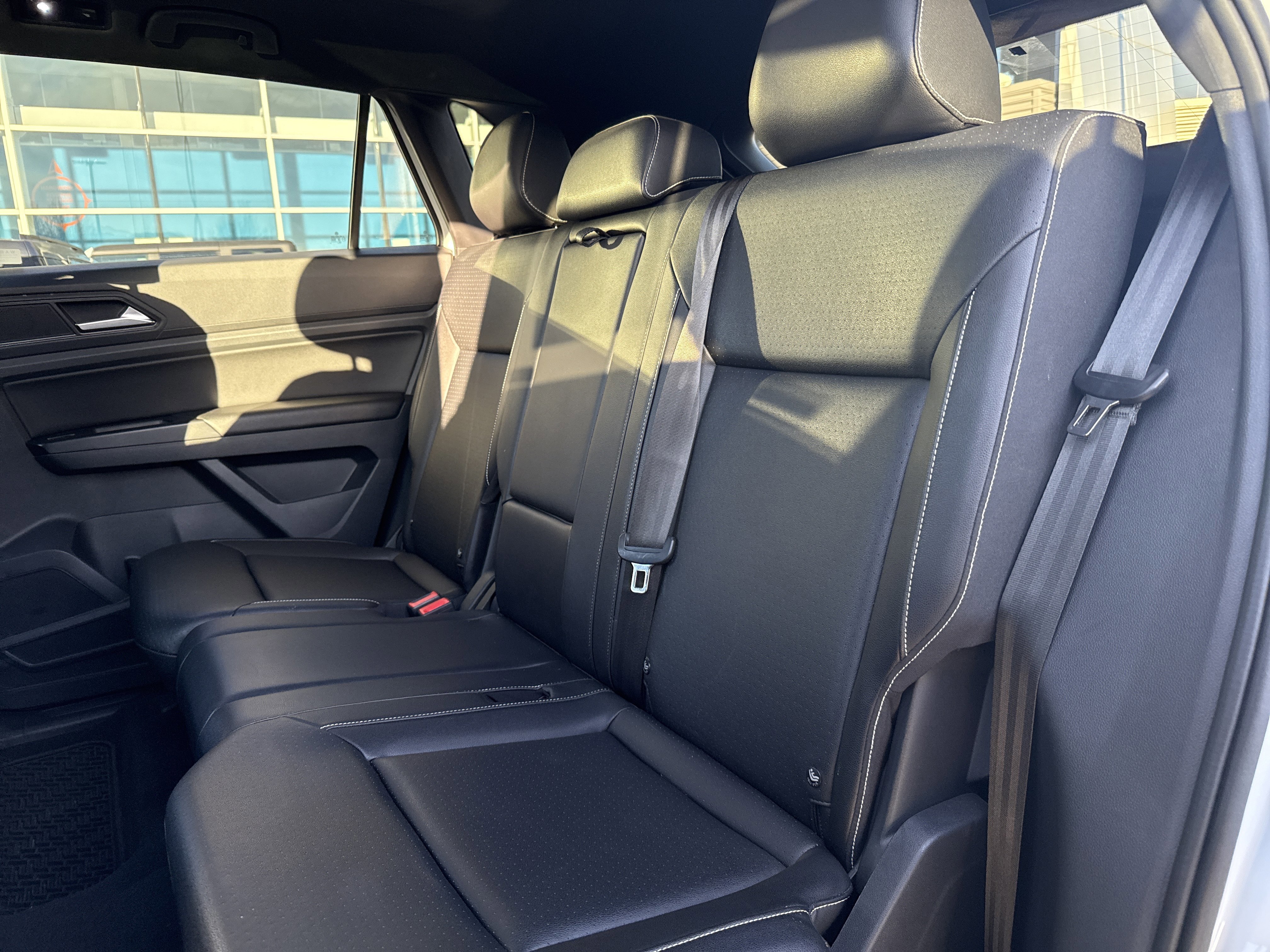 Used 2020 Volkswagen Atlas Cross Sport SEL R-Line image 26