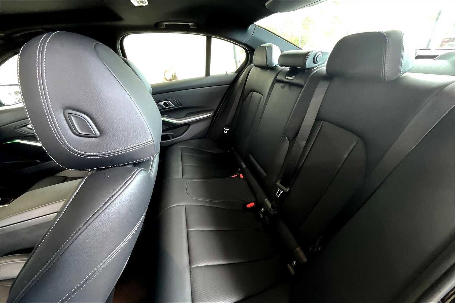 Used 2024 BMW 330e w/ Convenience Package image 20