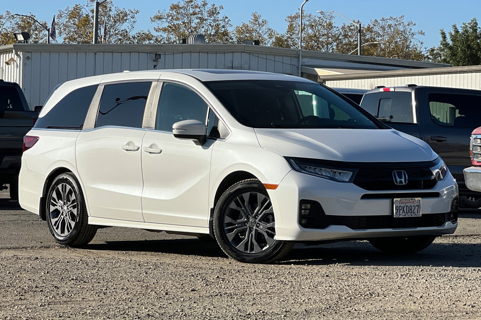 Used 2025 Honda Odyssey Touring image 2