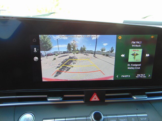 Used 2025 Hyundai Elantra SEL FWD image 13