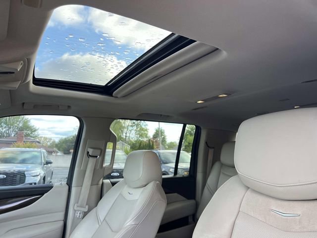 Used 2019 Cadillac Escalade ESV Luxury AWD/4WD image 22