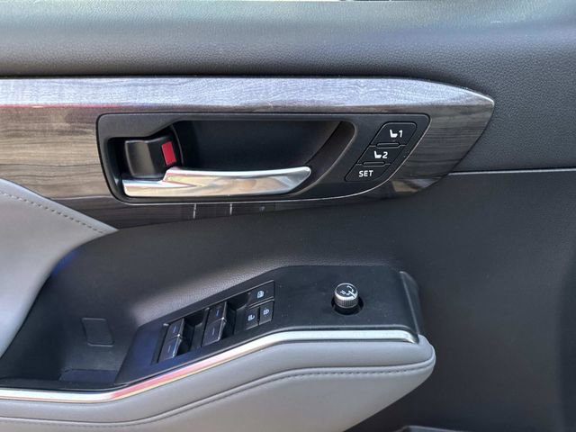 Used 2022 Toyota Highlander Limited image 21