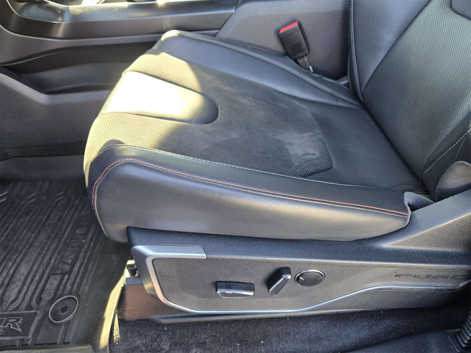 Certified 2025 Ford F150 Raptor image 21