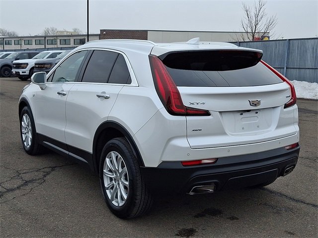 Used 2020 Cadillac XT4 Luxury w/ Cold Weather Package image 2