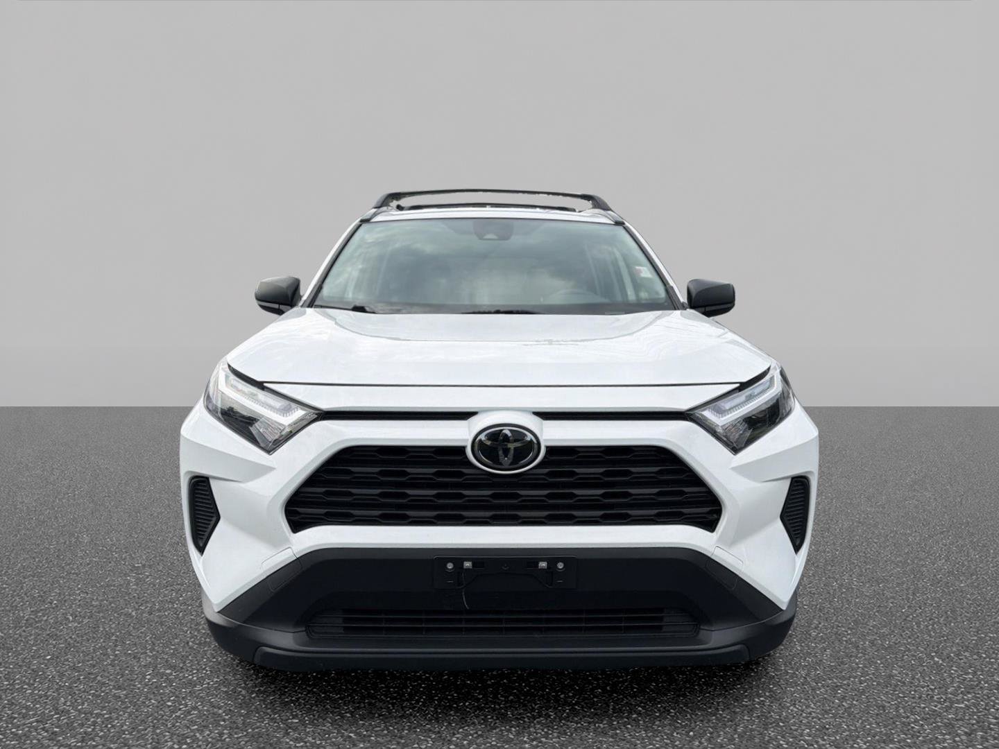 Used 2025 Toyota RAV4 LE AWD/4WD image 3
