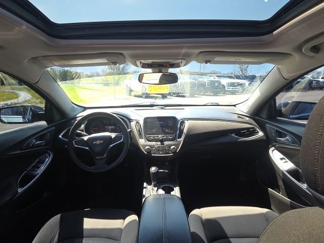 Used 2020 Chevrolet Malibu LT FWD image 17