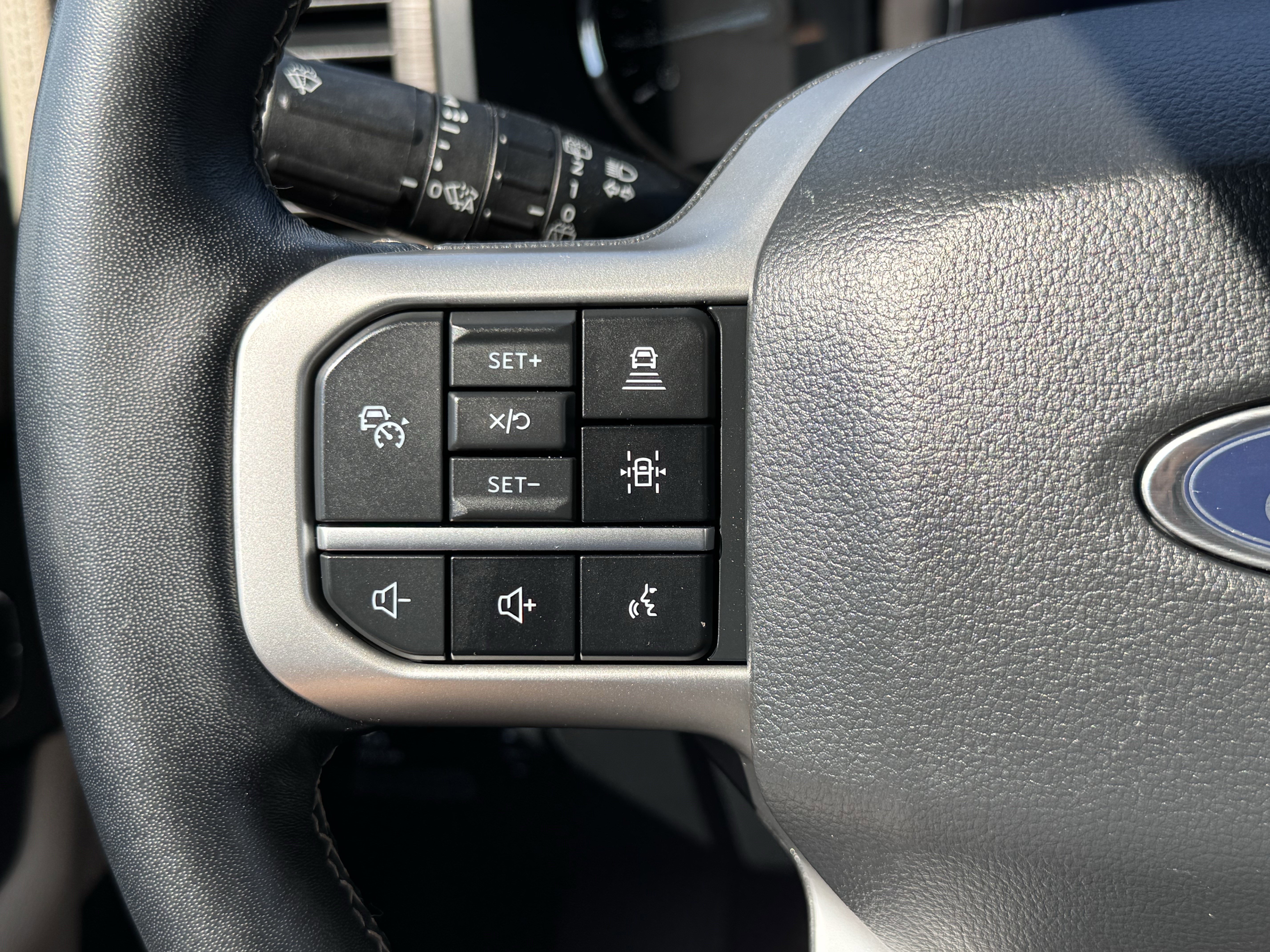 Certified 2024 Ford Expedition Limited image 16