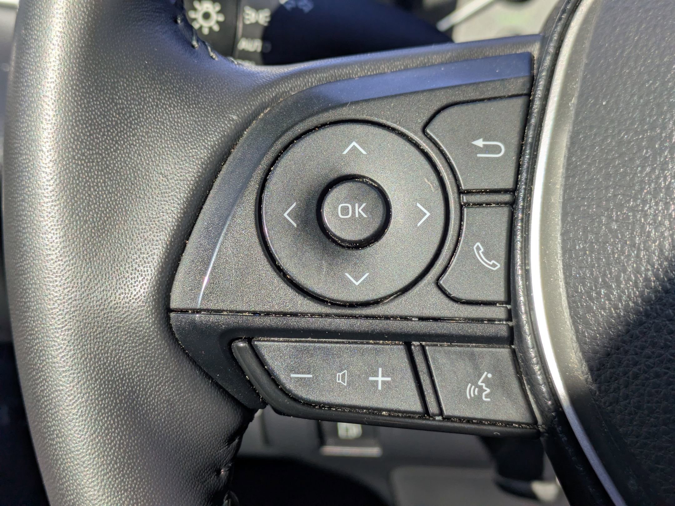 Used 2023 Toyota Corolla SE image 14