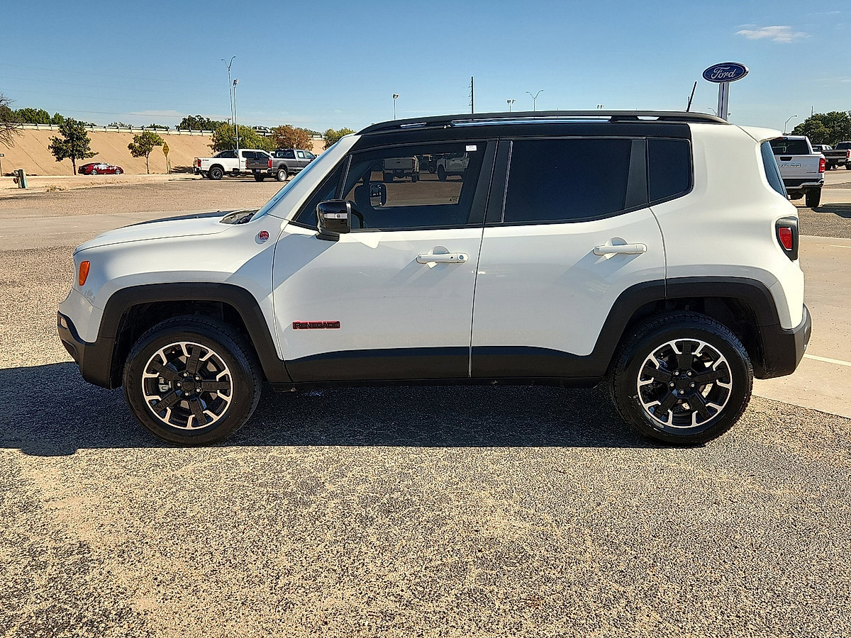 Used 2023 Jeep Renegade Trailhawk AWD/4WD image 2
