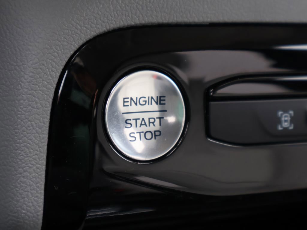 Certified 2025 Ford Escape Platinum image 33