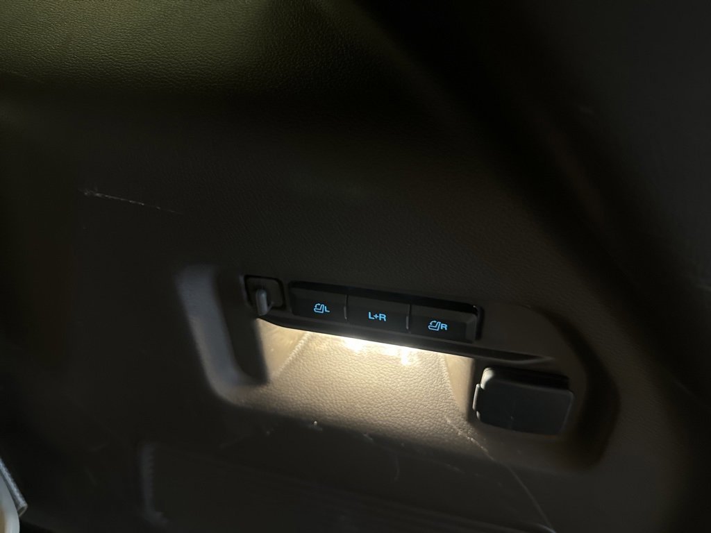 Certified 2024 Ford Explorer Platinum w/ Technology Package image 44