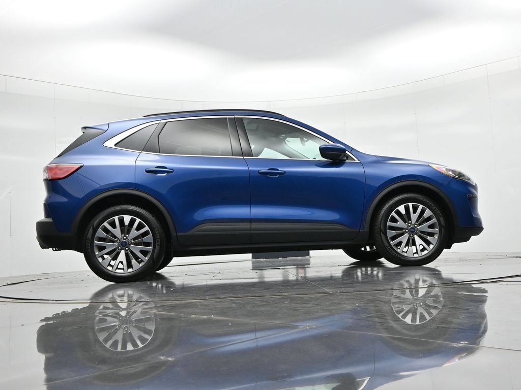 Certified 2022 Ford Escape Titanium w/ Class II Trailer Tow Package AWD/4WD image 22