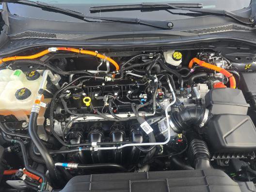 Certified 2021 Ford Escape SE w/ SE Sport Appearance Package FWD image 16