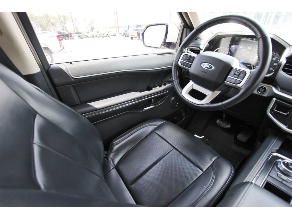 Certified 2022 Ford Expedition XLT RWD image 11