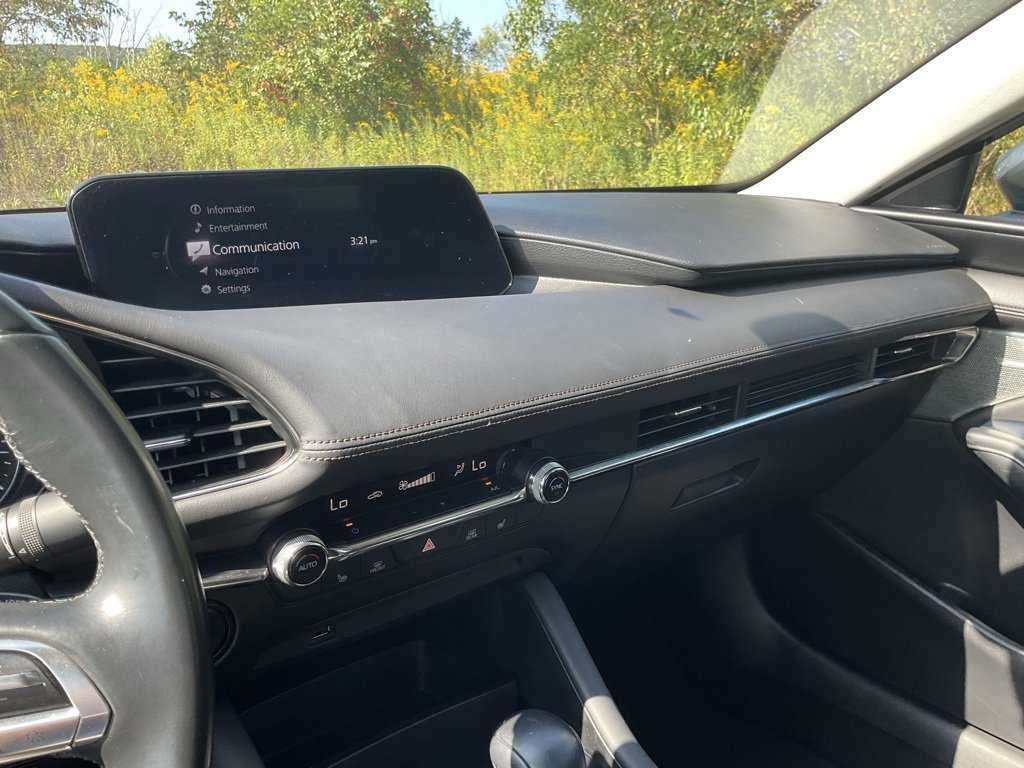 Used 2019 MAZDA MAZDA3 Premium image 21