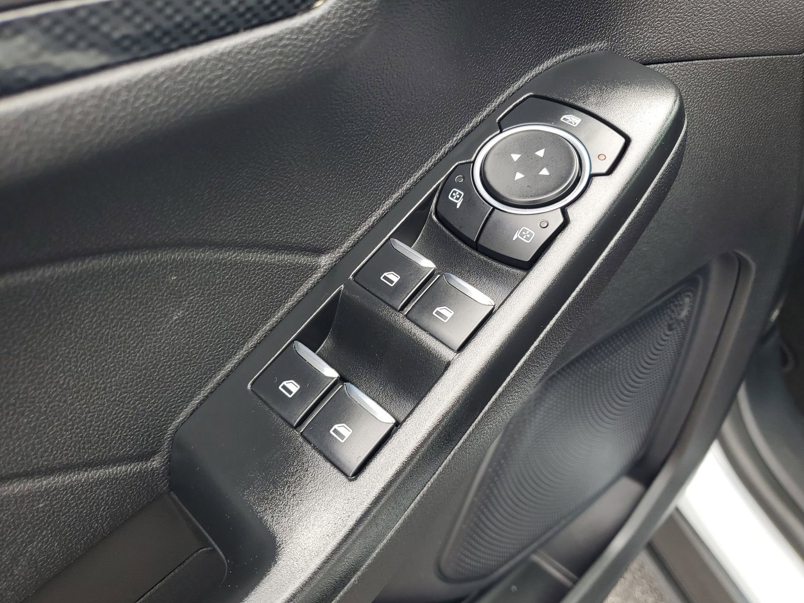 Certified 2025 Ford Escape ST-Line FWD image 15